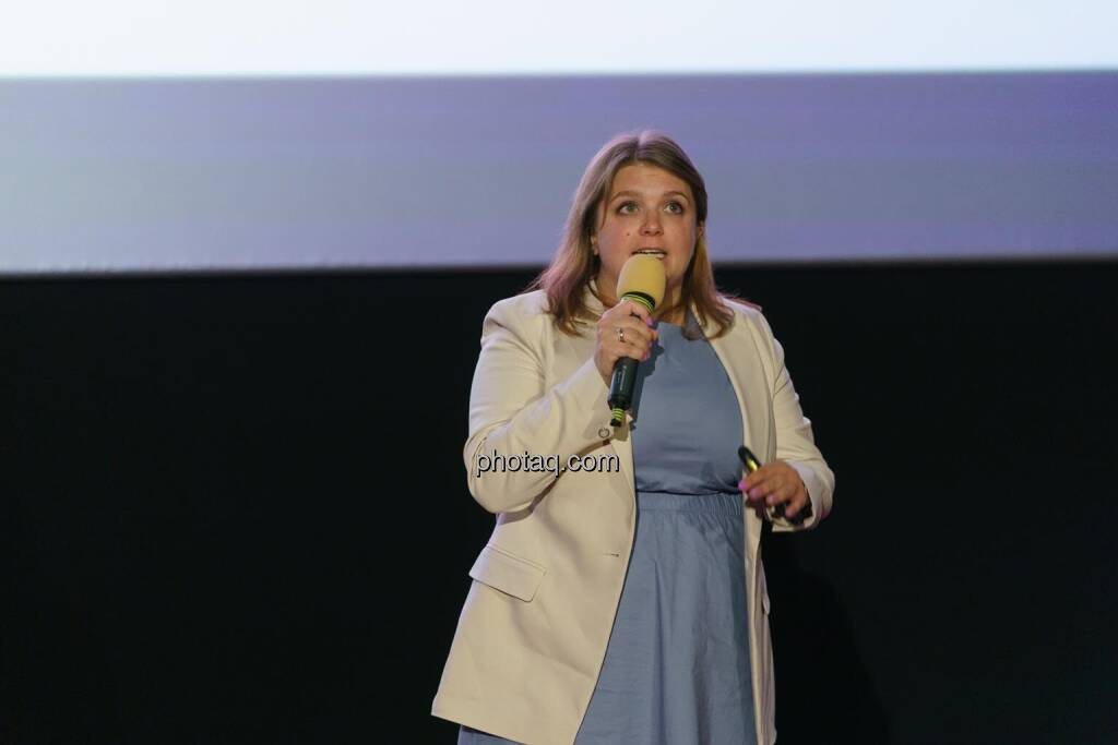 1. Aktientag von Börse Social und Börse Express im Cineplexx Kino, Präsentation PORR AG, Lisa Galuska (IR) (14.05.2025) 