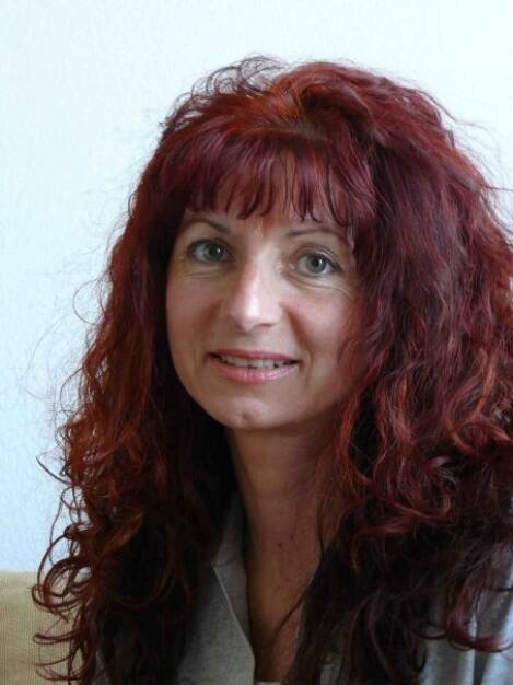 Linda Kappel, Finanzjournalistin (11. September); finanzmarktfoto.at wünscht alles Gute!, © entweder mit freundlicher Genehmigung der Geburtstagskinder von Facebook oder von den jeweils offiziellen Websites  (11.09.2013)
