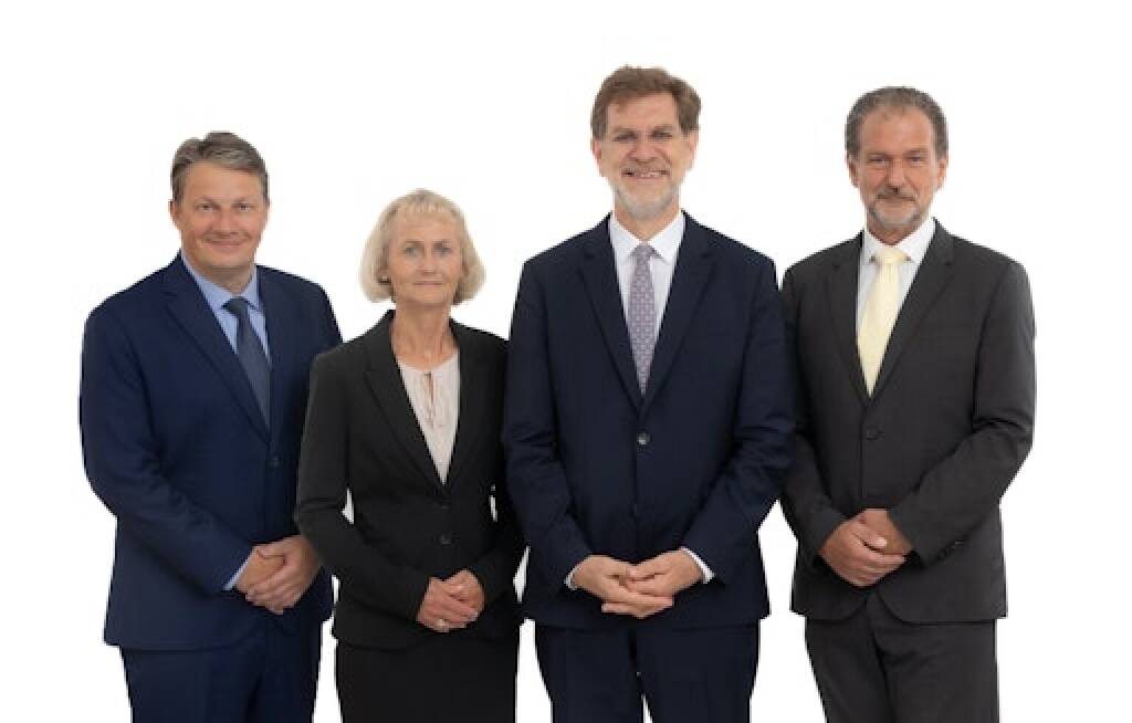Das Vorstandsteam der VBV-Vorsorgekasse AG ab 1.10.2025: Andreas Zakostelsky (CEO), Martin Vörös (CFO), Michaela Attermeyer (Mitglied des Vorstandes für den Bereich Veranlagung) und Christian Reiss (Mitglied des Vorstandes für den Bereich Kunden & Vertrieb). Foto: Richard Tanzer, © Aussender (18.09.2025) 