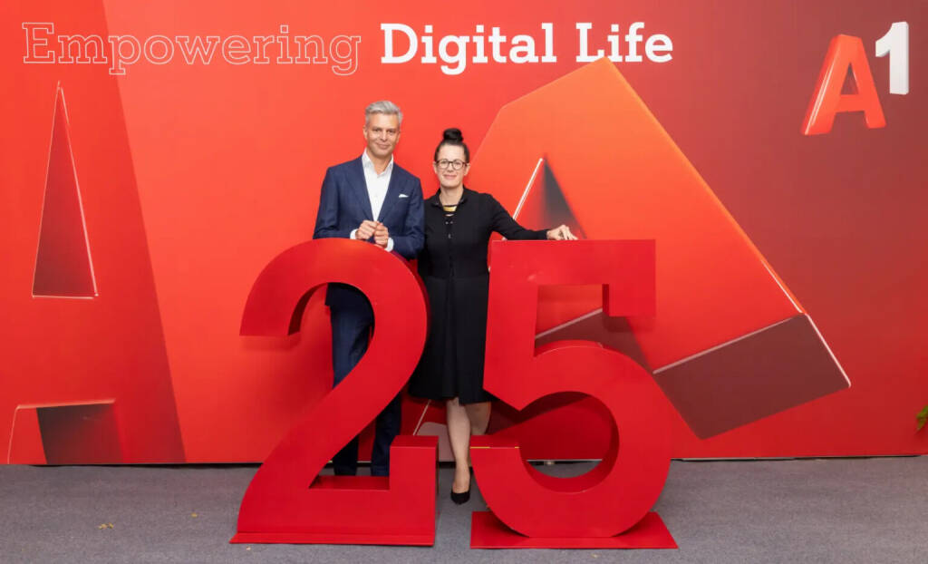 A1 Telekom Austria Group feiert 25jähriges Börsenjubiläum, Thomas Arnoldner (A1 Telekom Austria Group), Gerda Holzinger-Burgstaller (Erste Bank), Credit: A1/APA/Juhasz (24.09.2025) 