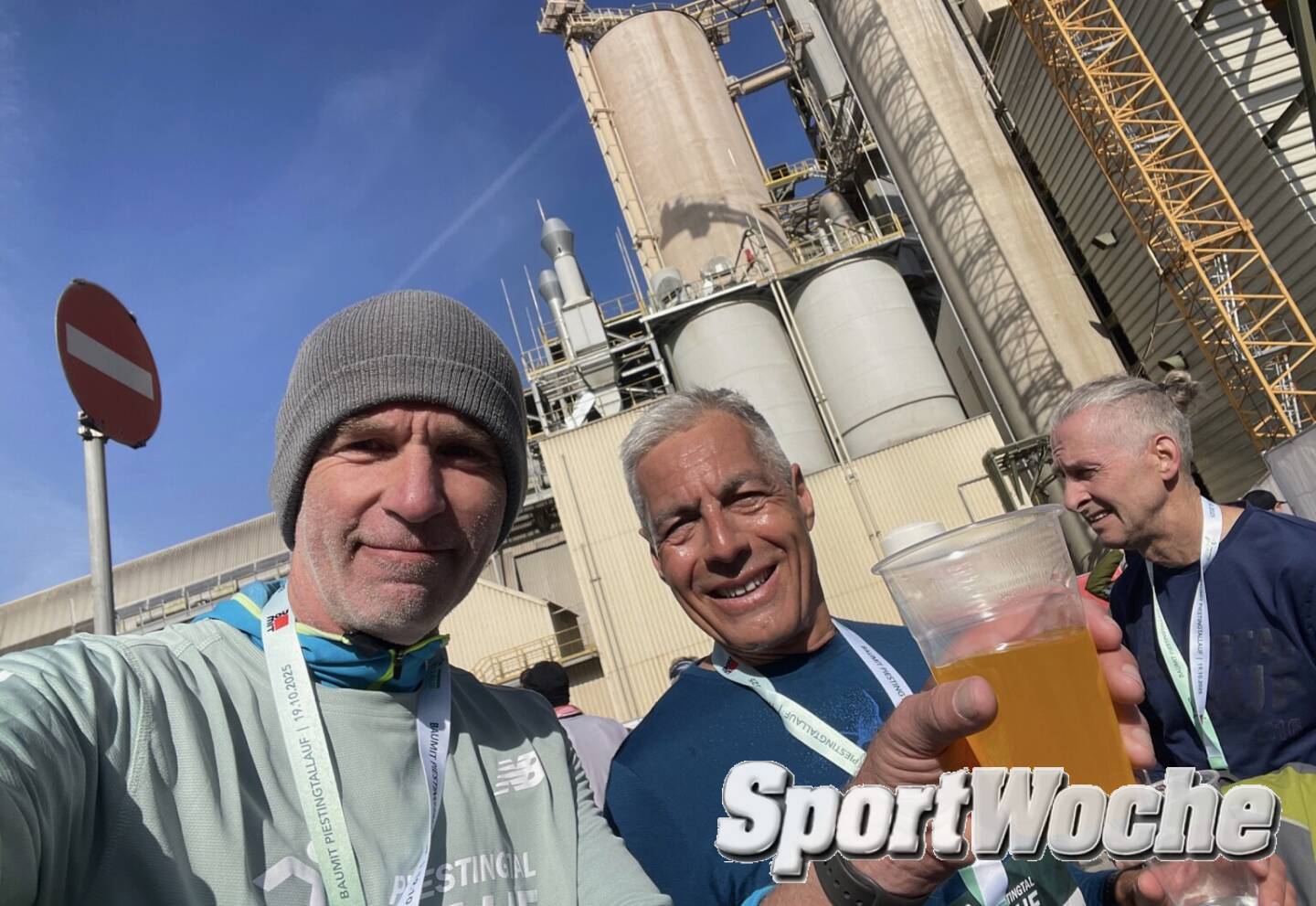 Meine 1. Startnummer seit Corona: Piestingtal-Halbmarathon auf Einladung von baumit-Chef Georg Bursik (re.)