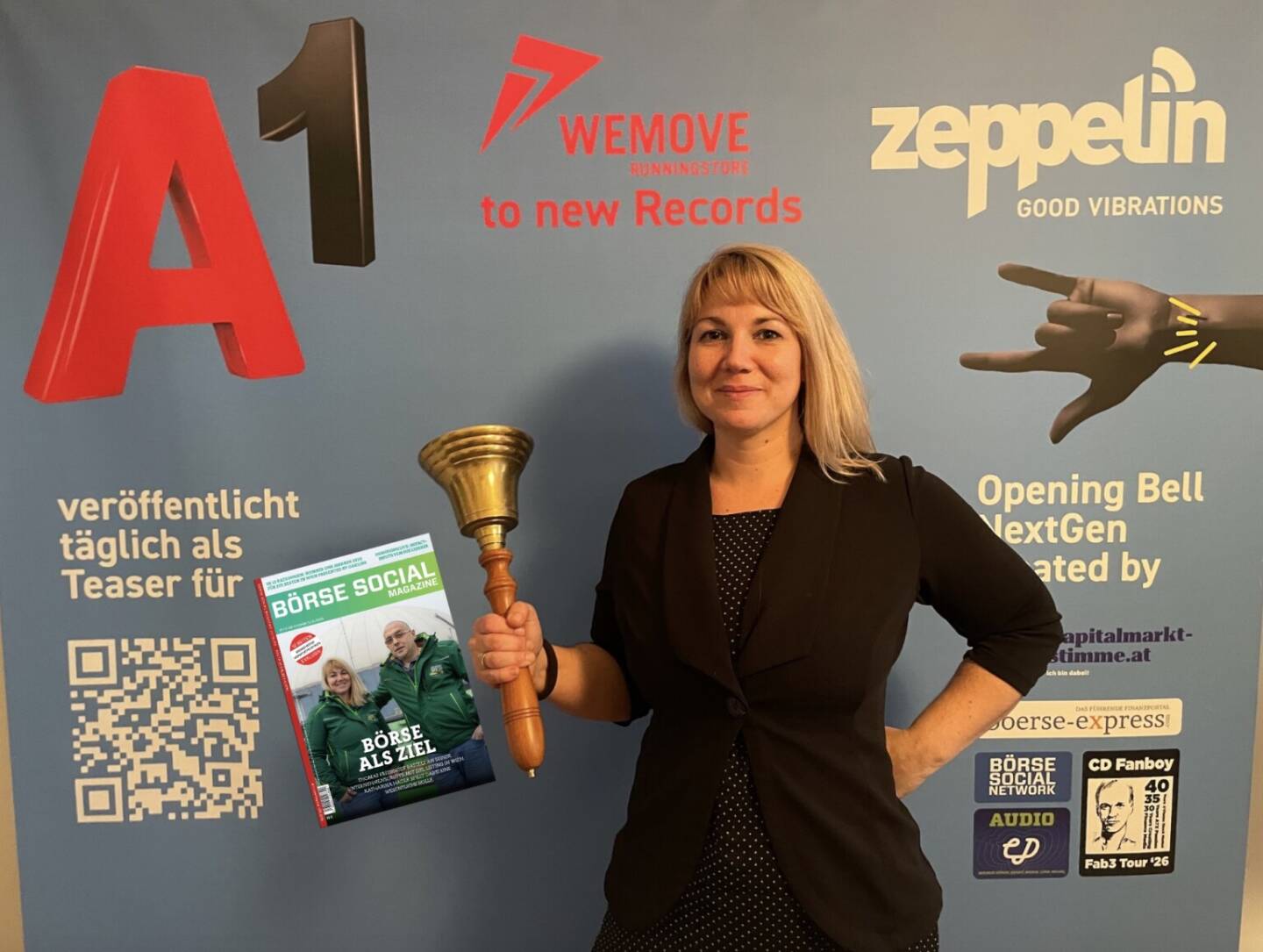 Katharina Hader l&auml;utet die Opening Bell f&uuml;r Dienstag. Gemeinsam mit Thomas Freisinger ist sie auf dem Cover der Jahresendnummer 2025 des B&ouml;rse Social Magazine. http://www.boerse-social.com/magazine 