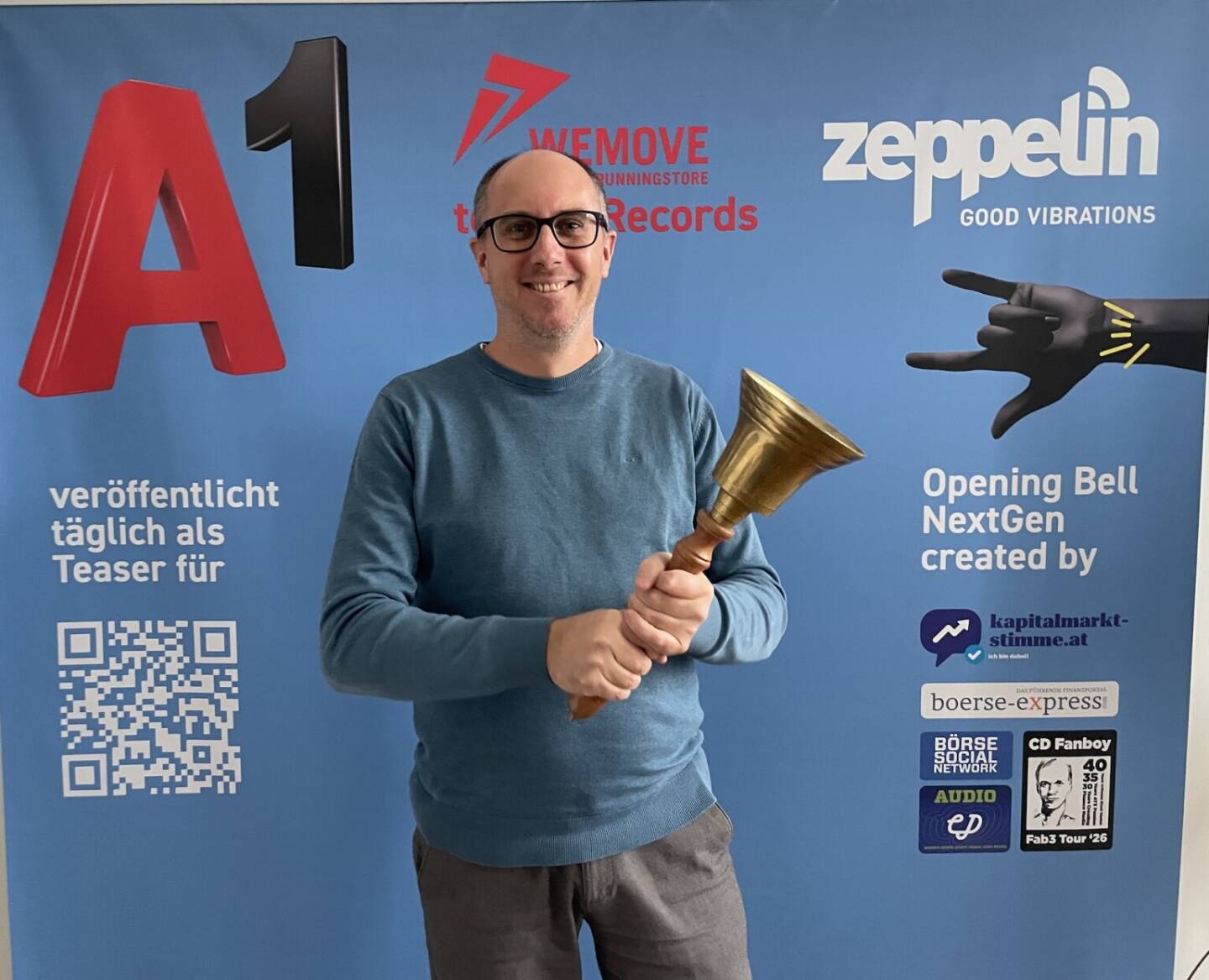 Markus Cserna l&auml;utet die Opening Bell f&uuml;r Freitag. Der Gr&uuml;nder der b&ouml;rsenotierten Cyan konnte aus Zeitgr&uuml;nden beim IPO selbst nicht l&auml;uten und hat das nun nachgeholt. Und besonders erfreulich: Cyan wird auch am http://www.boersentag.at in Wien bei unserem Aktientag im B&ouml;rsentag dabeisein. Wer noch aller dabei ist, gibt es unter http://www.kapitalmarkt-stimme.at zu lesen