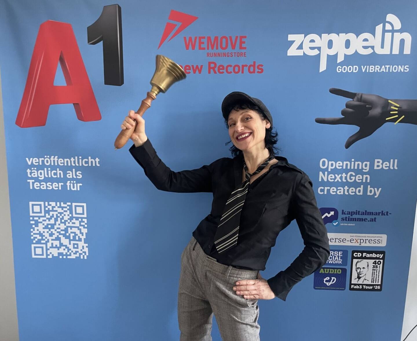 Franziska Schmalzl l&auml;utet die Opening Bell f&uuml;r Montag. Die Malerin ist f&uuml;r einen bedeutenden Teil der Bull & B&auml;r Kunst in meinem Studio verantwortlich https://franziskaschmalzl.com