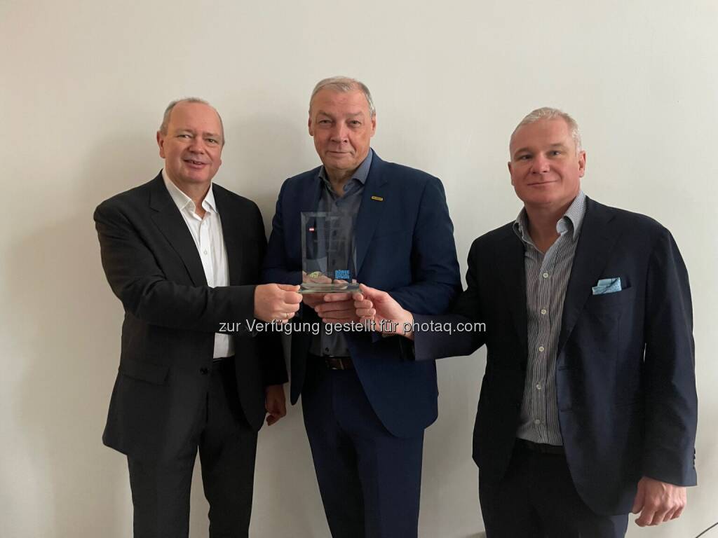 Number One für Palfinger für Upgrade Börsepräsenz: v.li.: Roland Meier (Oaklins), Hannes Roither (Palfinger), Helmut Anninger (Oaklins) (04.02.2026) 