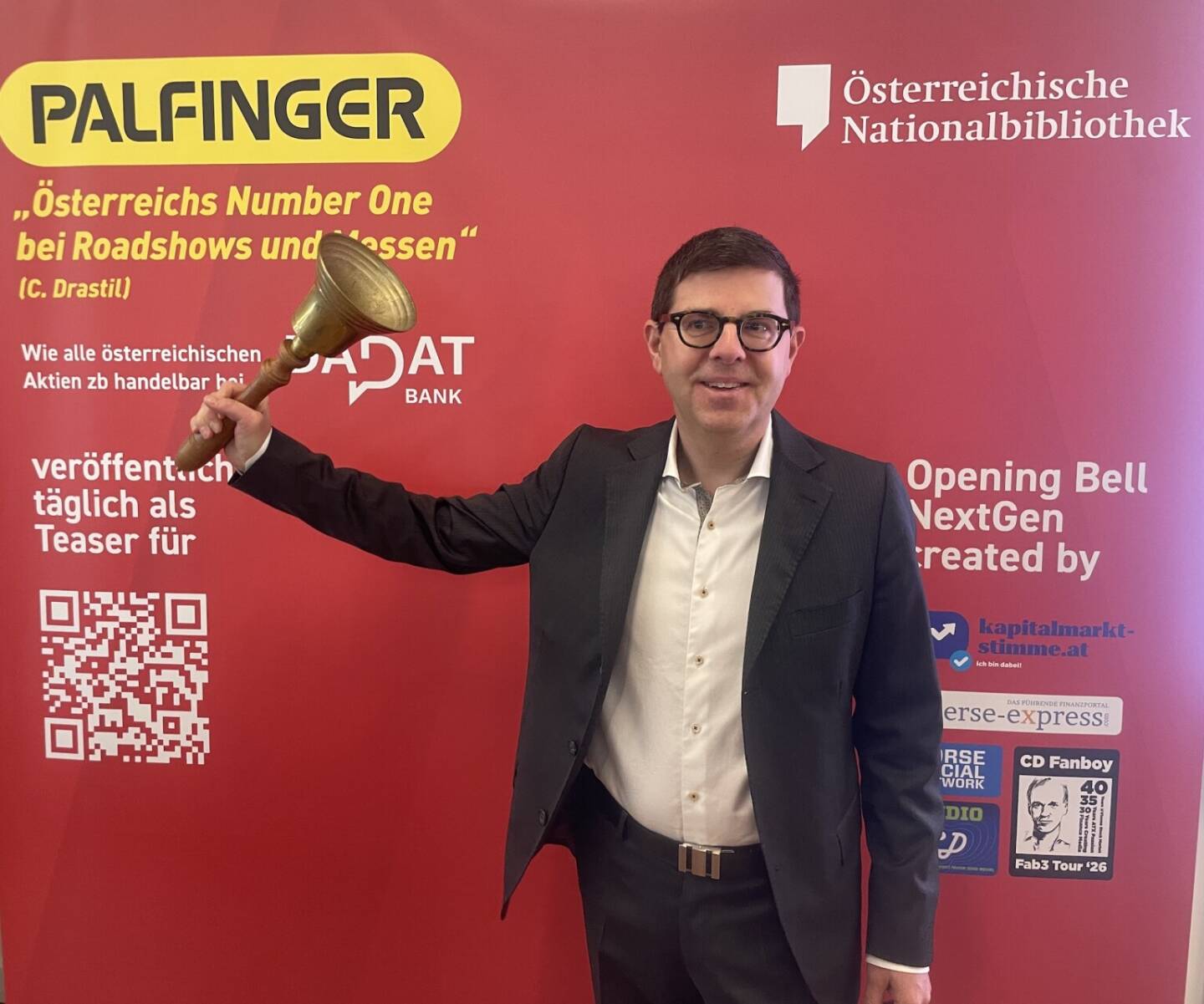 Stefan Marin l&auml;utet die Opening Bell f&uuml;r Dienstag. Der IR-Verantwortliche der Frequentis war am Weekend am 2. &Ouml;sterreichischen Aktientag dabei und ist heute mit der Aktie der Top-Performer am Vormittag