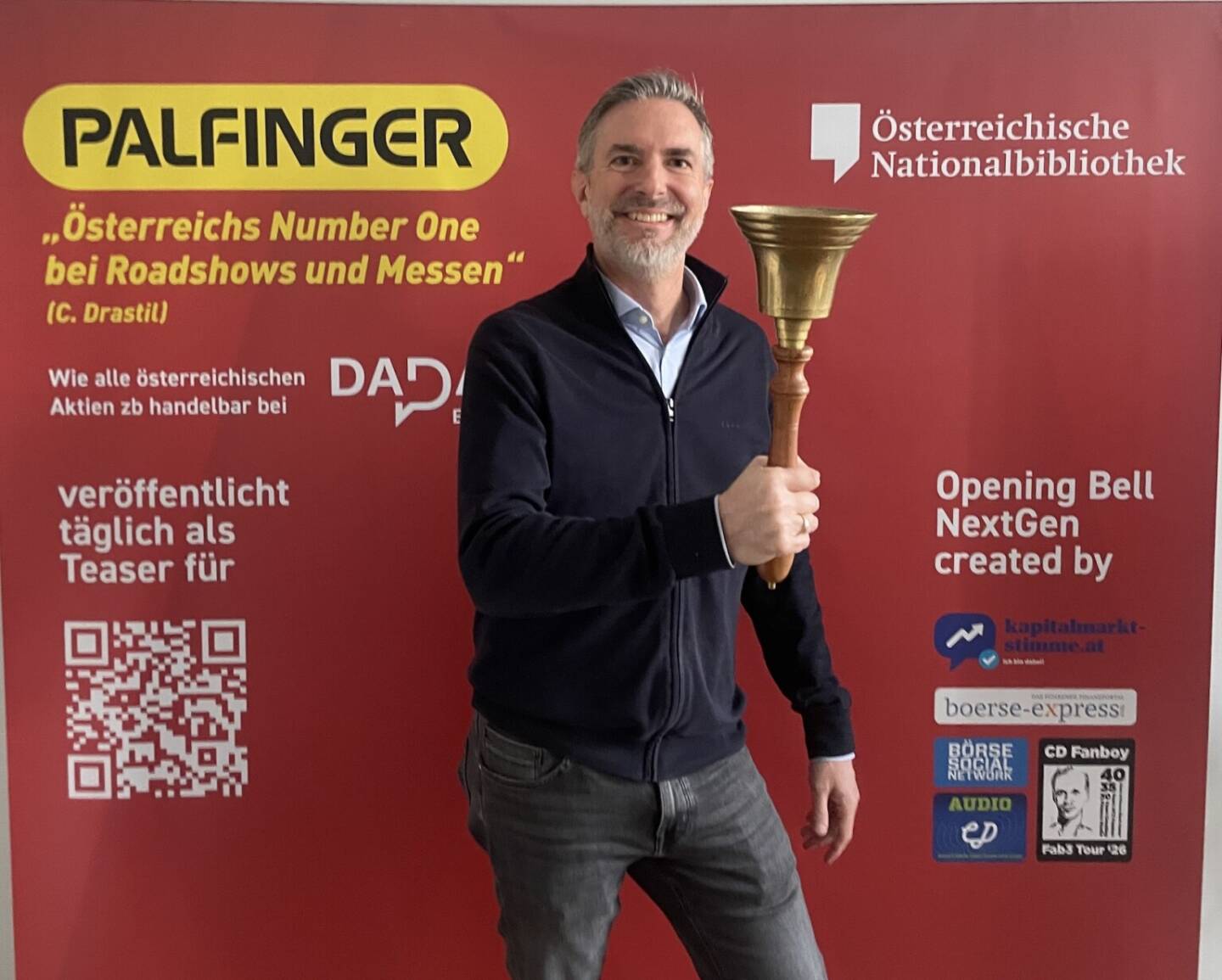 Bernd Braunstein l&auml;utet die Opening Bell f&uuml;r Donnerstag. Als Director Legal & Compliance verst&auml;rkt er seit kurzem unseren Number One B&ouml;rseneuling 2025 Reploid
