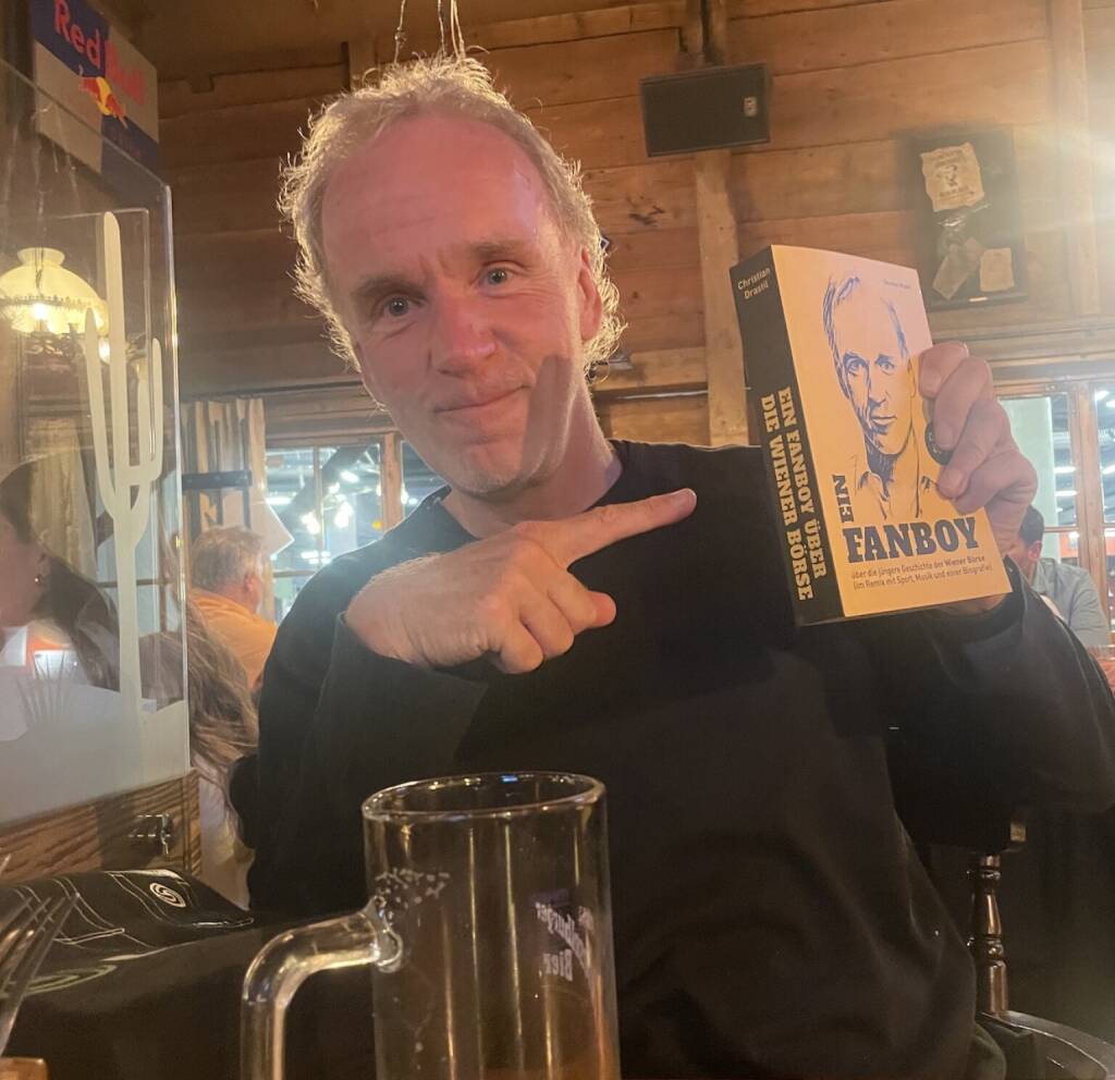Christian Drastil mit seinem Fanboy-Buch zur Wiener Börse (Variante Softcover zum finalen Korrekturlesen, die 1. Auflage wird dann Hardcover sein, 420 Seiten) (26.03.2026) 