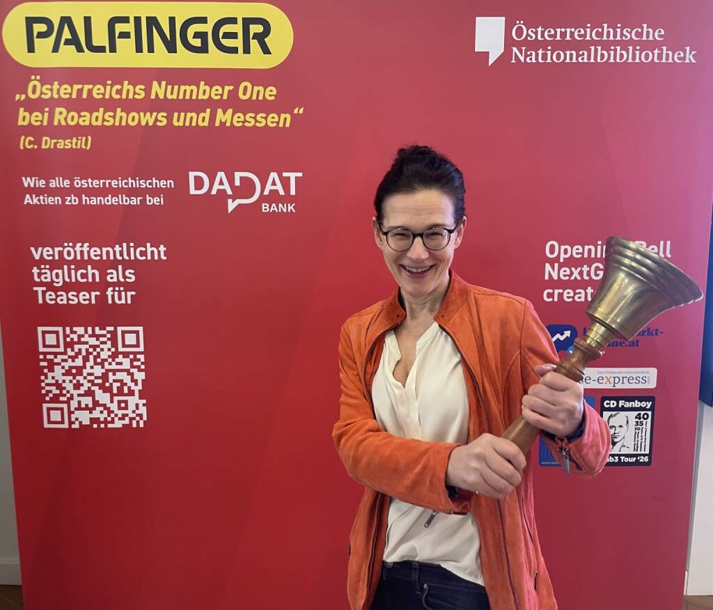 Bettina Schragl läutet die Opening Bell für Montag. Mit Semperit war sie am vergangenen Wochenende in der Österreich-Delegation für die Invest in Stuttgart dabei (20.04.2026) 