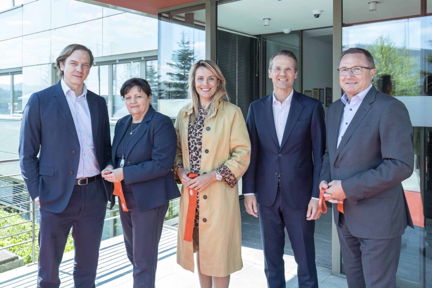 AGRANA-Start in Slowenien: Erwerb des Lebensmittelunternehmens Mercator-Emba erfolgreich abgeschlossen, Foto (v.li.): AGRANA-CEO Stephan B&uuml;ttner, Mercator-Emba-CEO Darja Jamnik, AGRANA Fruit Leiterin Food Service Anne-Laury Lartigue, AGRANA Fruit Gesch&auml;ftsf&uuml;hrer Markus Wagner, AGRANA-COO Franz Ennser (fotocredit: AGRANA)