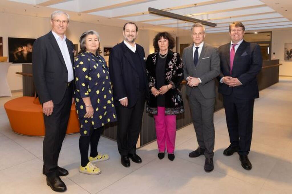 75 Jahre BUWOG: Unter der Moderation von Tarek Leitner warfen die Podiumsgäste einen Blick zurück auf die wichtigsten Meilensteine der BUWOG sowie die Entwicklungen des Wiener Wohnungsmarktes. v.l.: Gerhard Schuster (ehem. Vorstandsvorsitzender der Wien 3420 AG), Karin Lux (Geschäftsführerin, AzW), Daniel Riedl (CDO Vonovia SE), Brigitte Jilka (ehem. Stadtbaudirektorin Wien), Tarek Leitner (Moderation) und Michael Ehlmaier (Geschäftsführender Gesellschafter, EHL), Bildrechte: BUWOG / Stephan Huger (27.04.2026) 