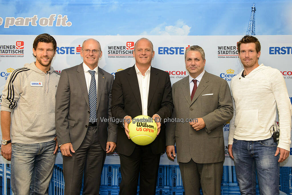 Jürgen Melzer, Ralph Müller (Vorstandsdirektor Wiener Städtische Versicherung), Turnierdirektor Herwig Straka, Peter Bosek (Privat- und Firmenkundenvorstand Erste Bank), Alexander Peya - auf der PK zum Erste Bank Open 2013 vom 12. bis 20. Oktober (Foto: Bildagentur Zolles KG/Leo Hagen) (17.09.2013)