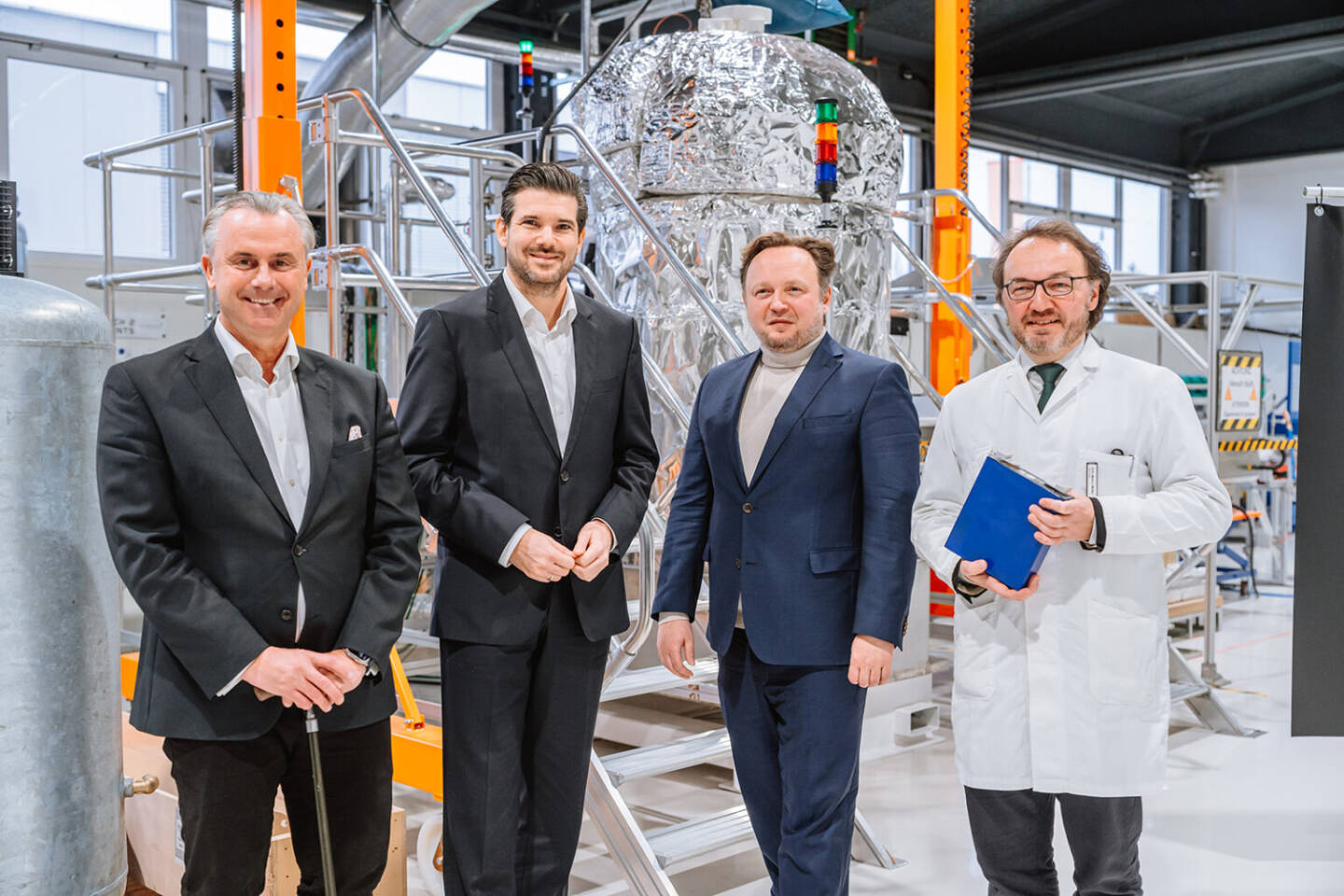 Emerald Horizon Management (v.l.n.r) Vice President for Strategic Communications Ing. Norbert Hofer, MBA, Vice President Operations MMag. Philipp P&ouml;lzl, CEO Florian Wagner, Vice President R&D DI Dr. Mario J. M&uuml;ller &copy; Fuchs