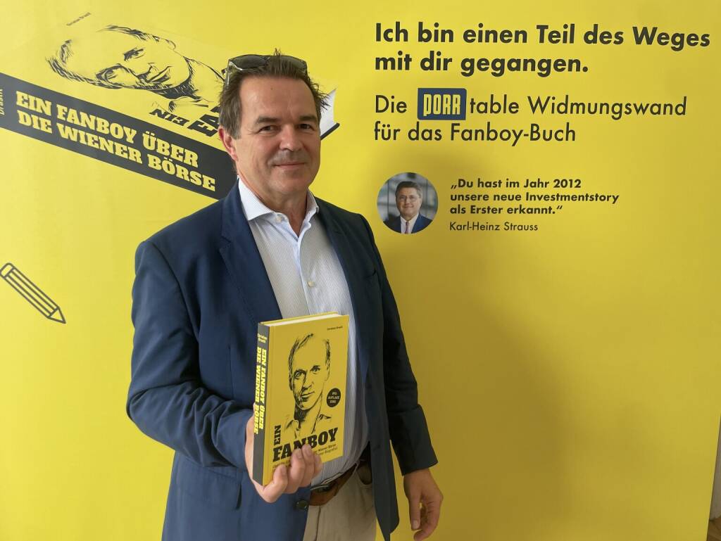 Gernot Heitzinger mit dem Fanboy-Buch (18.06.2026) 