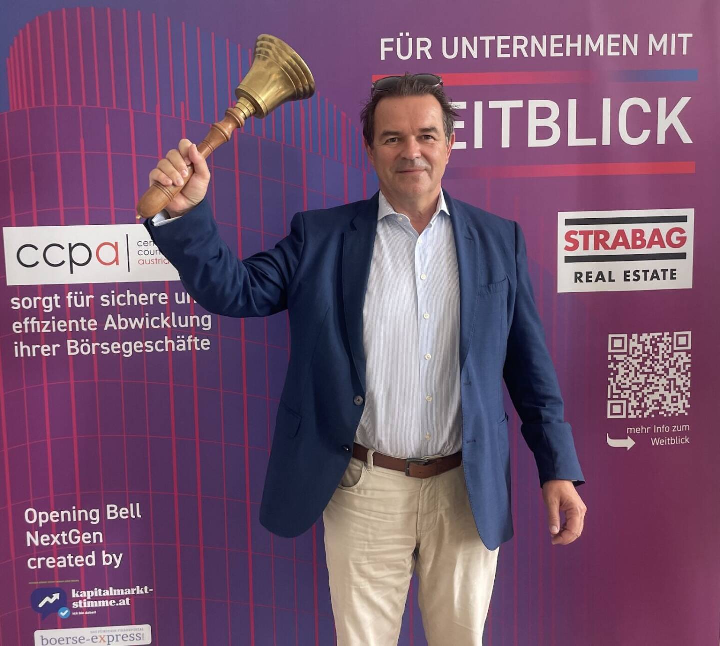 Gernot Heitzinger l&auml;utet die Opening Bell f&uuml;r Donnerstag. Der langj&auml;hrige Manager von Aktienfonds freut sich &uuml;ber die aktuellen Rekordniveaus an der Wiener B&ouml;rse
