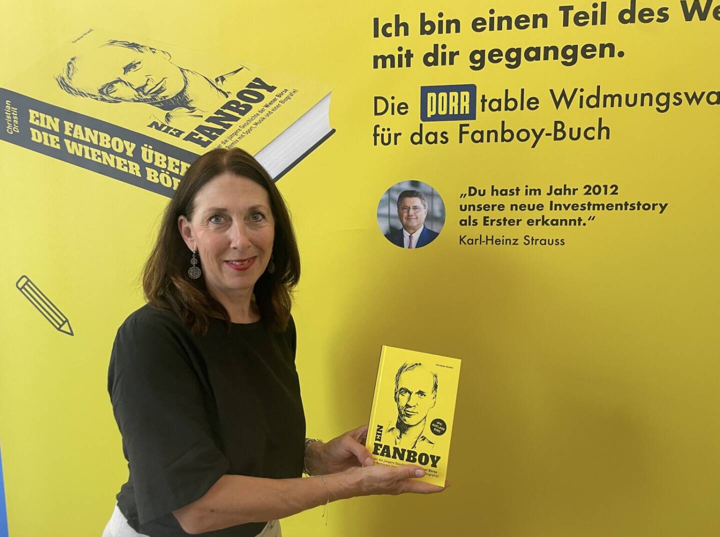 Sabina Haas mit dem Fanboy-Buch