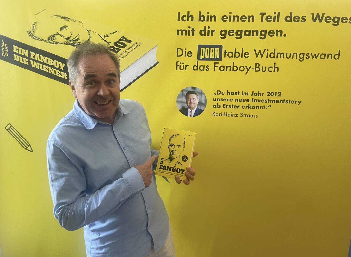 Wolfgang Matejka mit dem Fanboy-Buch