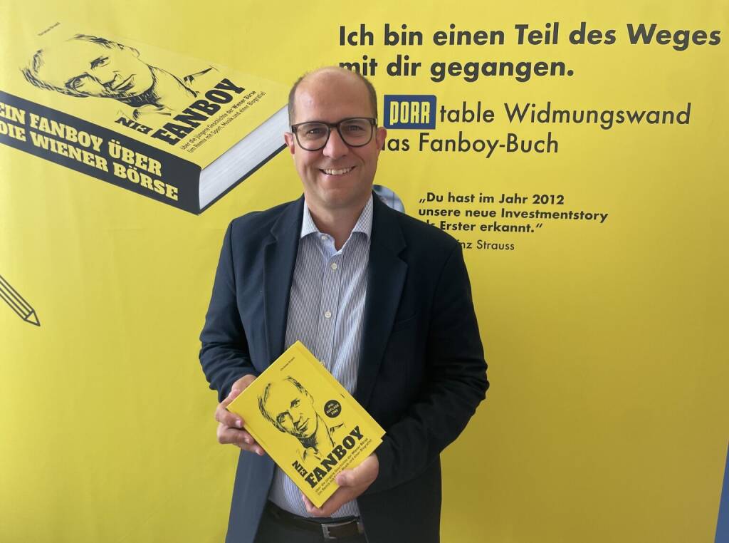 Peter Schiefer mit dem Fanboy-Buch (17.07.2026) 
