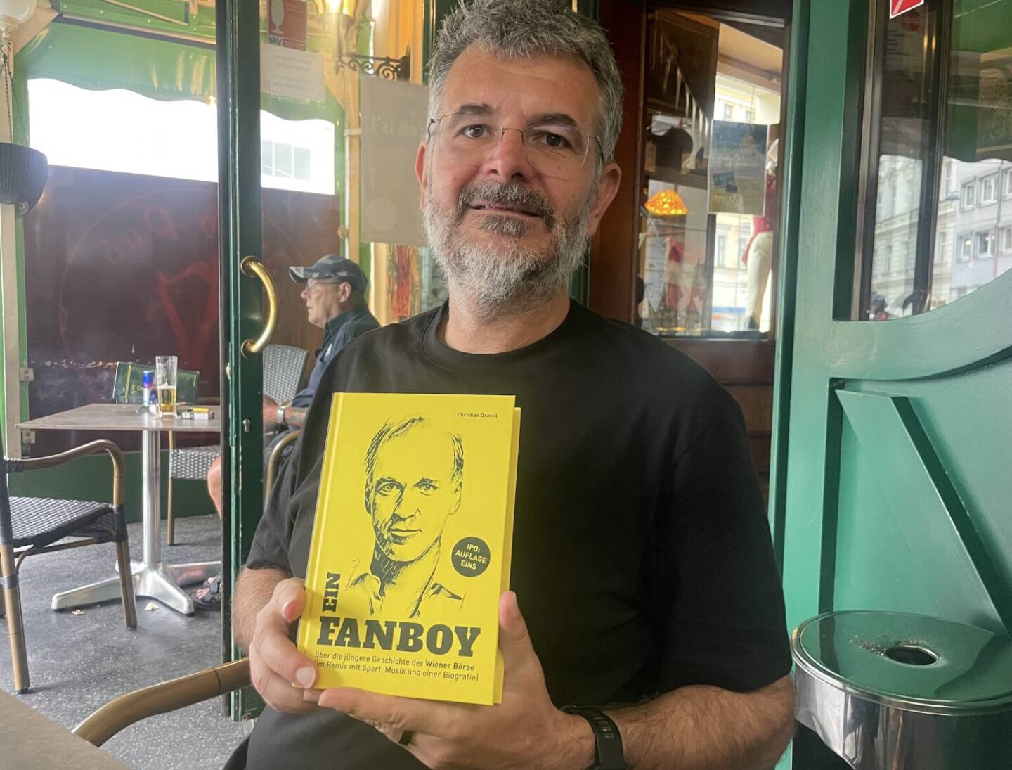Andreas W&ouml;lfl mit dem Fanboy-Buch