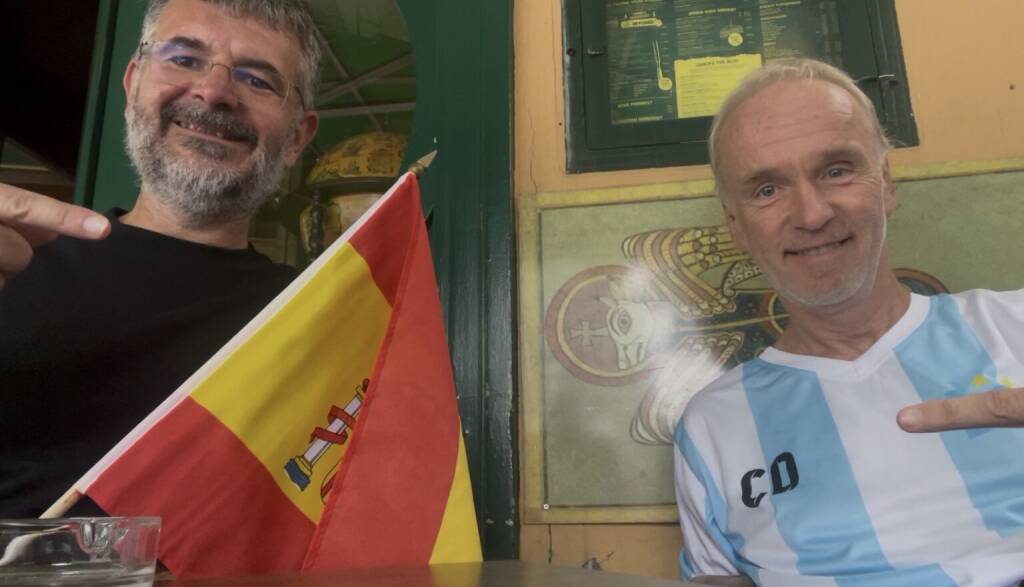 Mit Andreas Wölfl vor dem WM-Finale Spanien gegen Argentinien (20.07.2026) 
