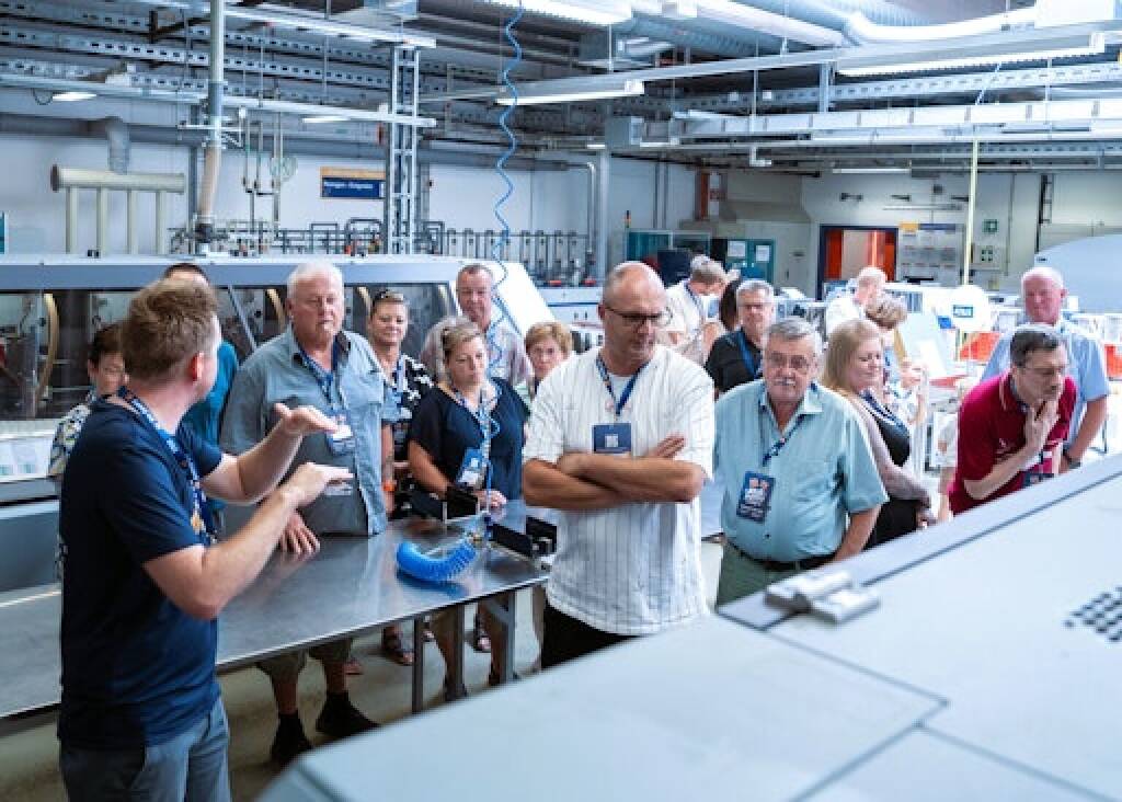 AT&S lud erstmals in der Unternehmensgeschichte an allen weltweiten Standorten die Familien und Angehörigen der 15.000 Mitarbeiter ein, in die Hightech-Welt der Mikroelektronik einzutauchen und die Faszination neuester Technologien zu erleben. Foto: AT&S, &copy; Aussender (30.07.2026) 