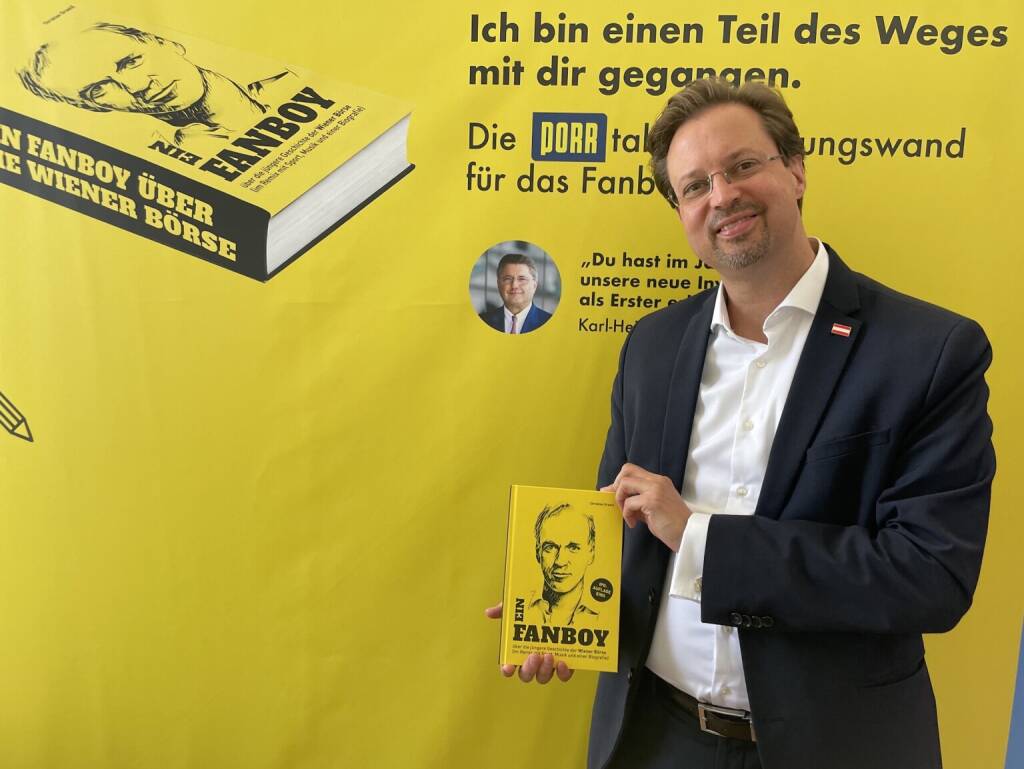Christian Schreckeis mit dem Fanboy-Buch (02.08.2026) 