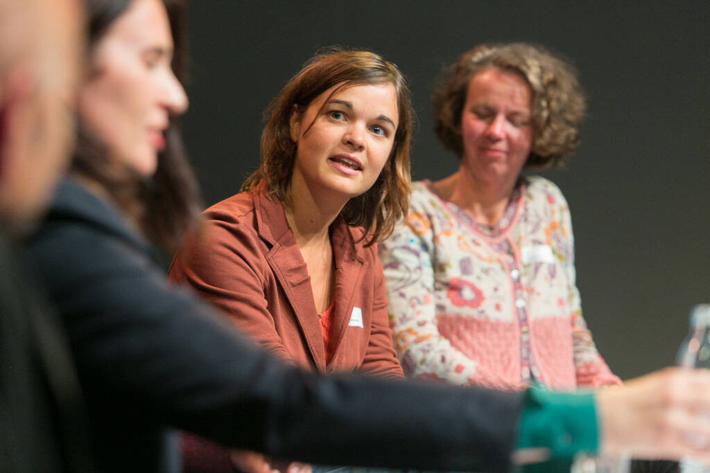 Ursula Pritz (Leiterin gugler* brand), Bettina Steinbrugger (Projektleiterin der Arbeitsgruppe NH-Berichte von respACT), Monika Piber-Maslo (CSR Leiterin Austria Glas Recycling), © Martina Draper (19.09.2013) 