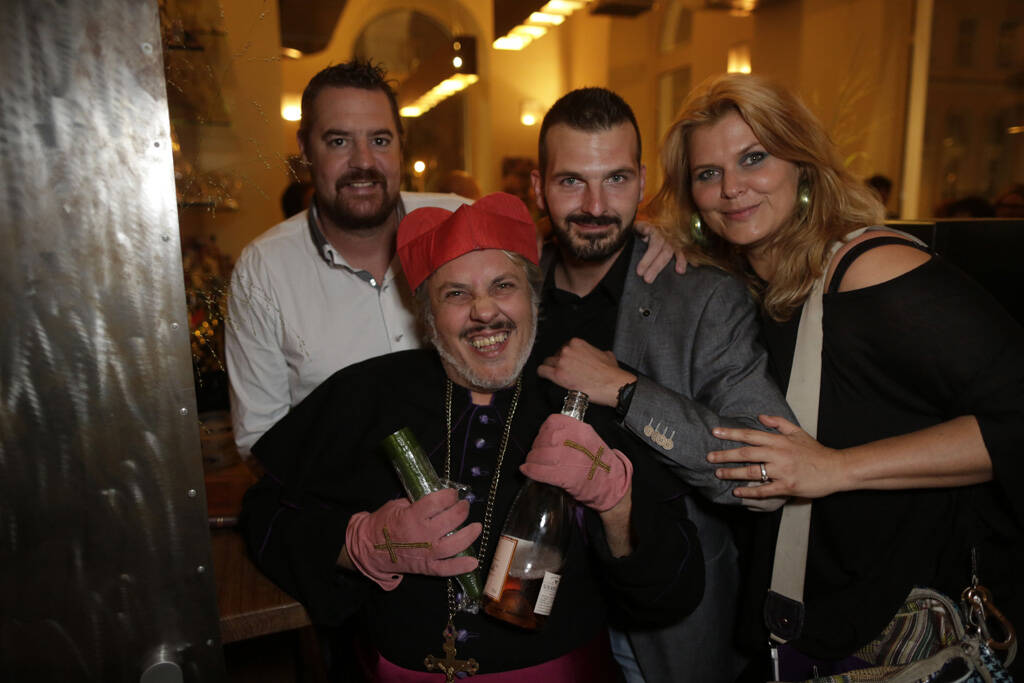 Andreas Schuster (GF hochmann's), Mario Soldo (Künstler), Hannes Hochmann (GF hochmann's), Janina Lebiszczak-Schuster (Kolumnistin), © leisure.at/Stefan Joham (20.09.2013) 